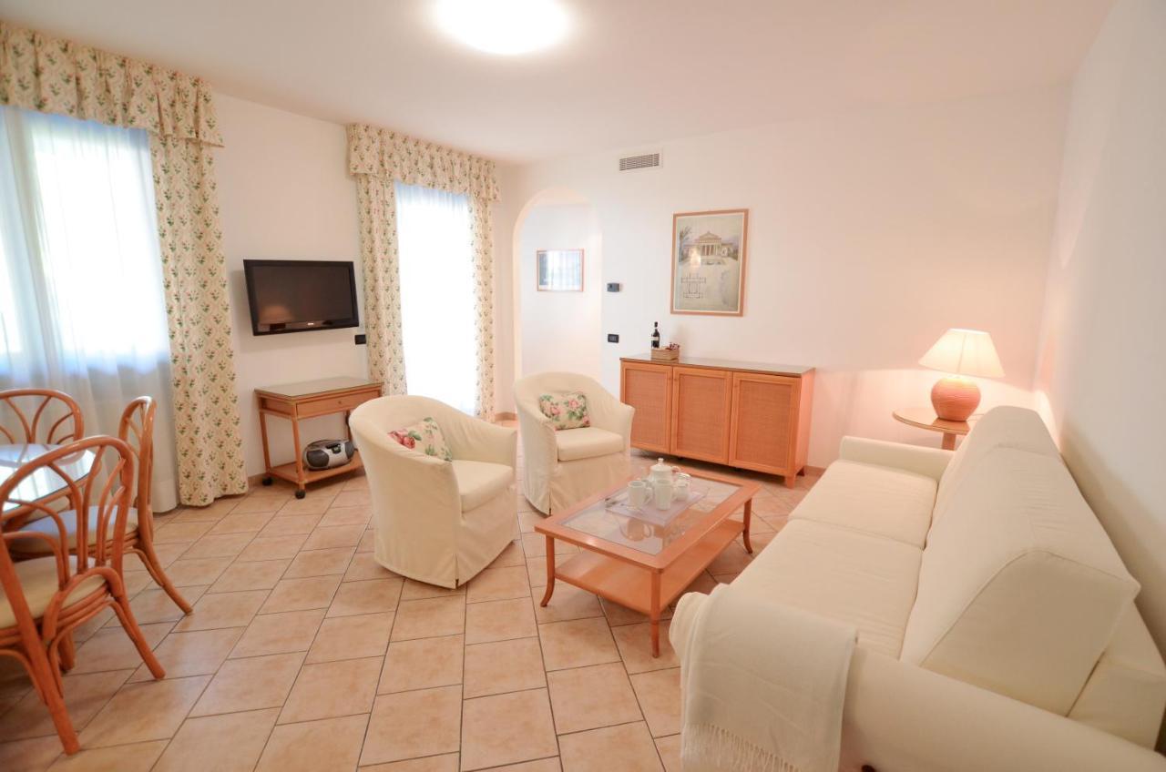 ריבה דל גארדה Residence Alle Palme מראה חיצוני תמונה