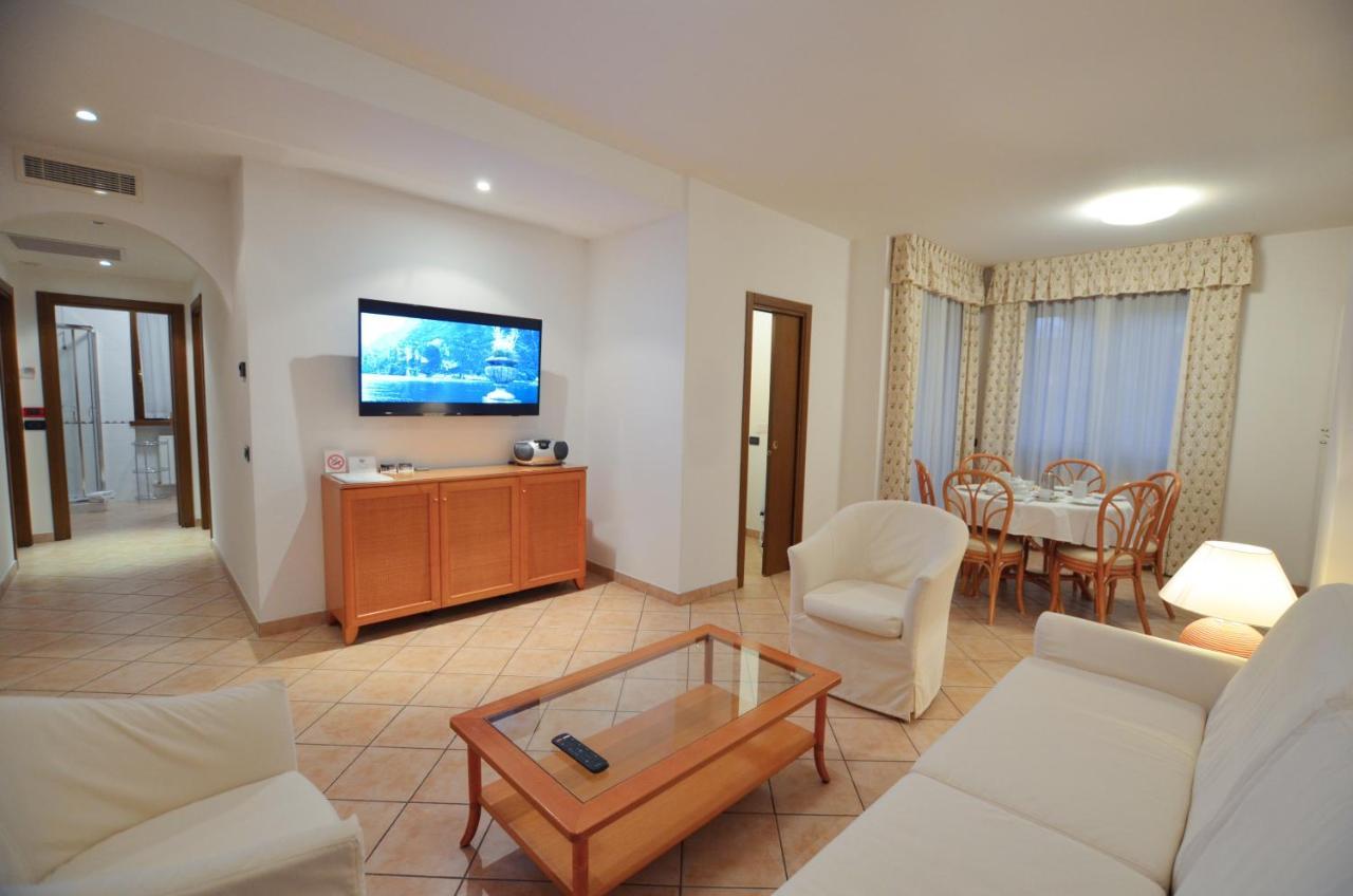 ריבה דל גארדה Residence Alle Palme מראה חיצוני תמונה